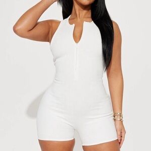 NWT Sleeveless Heavy Rib Biker Short Romper - Front Zip - White - Size Medium